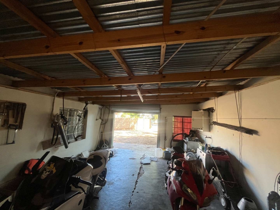 5 Bedroom Property for Sale in Die Rand Northern Cape